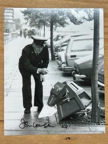 Doctor who john leeson signed - doctor,
